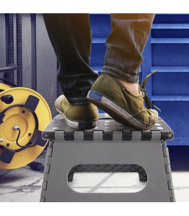 Multifunkčná skladacia stolička