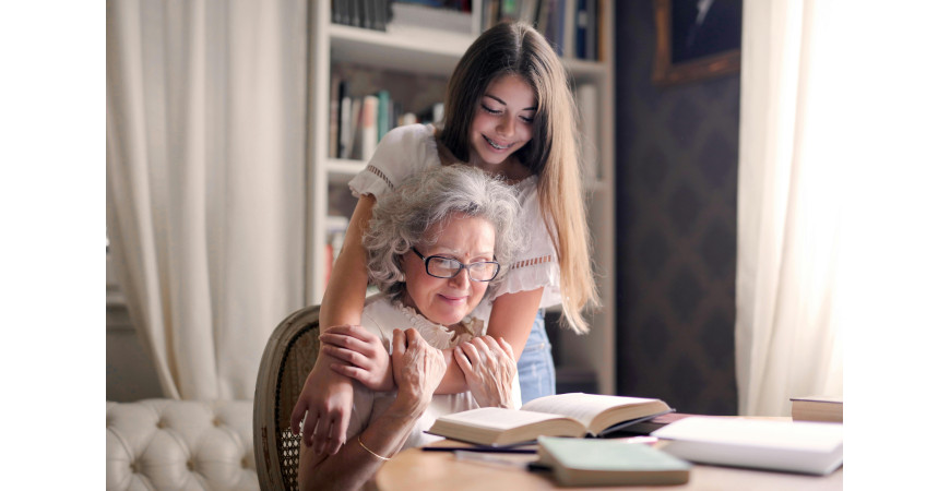 Tipy na darčeky pre starých rodičov, ktoré potešia aj spoja celú rodinu